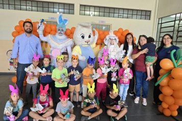 Foto - Entrega de Ovos de Páscoa Escolas Municipais