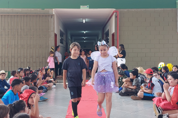 Foto - Dia de Fantasia na Escola Municipal Antônio Ferreira
