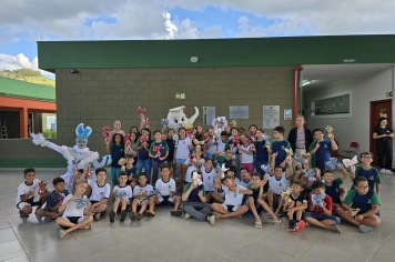 Foto - Entrega de Ovos de Páscoa Escolas Municipais