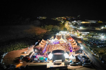 Foto - Abertura do 29º Rodeio leva emoção e espetáculo à arena!