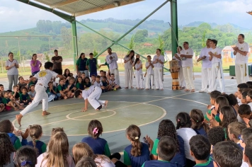 Foto - Capoeira, Cultura e Educação na Escola Antonio Ferreira