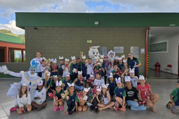 Foto - Entrega de Ovos de Páscoa Escolas Municipais
