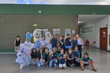 Foto - Entrega de Ovos de Páscoa Escolas Municipais