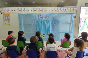 Foto - Teatro educativo conscientiza crianças sobre o combate à dengue