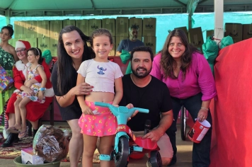 Foto relacionada - Albertina de Luz 2025 se despede com praça lotada, presentes para as crianças e um Natal que virou memória