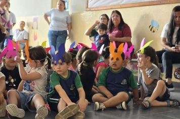 Foto - Entrega de Ovos de Páscoa Escolas Municipais