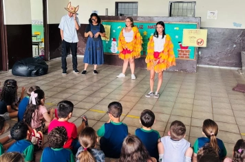 Foto - Teatro “Os Saltimbancos” na Pré-Escola Luzia Sanches Diniz