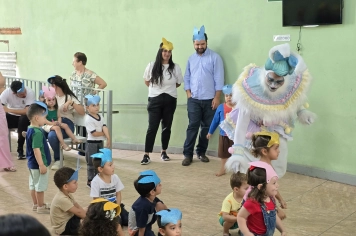 Foto - Entrega de Ovos de Páscoa Escolas Municipais