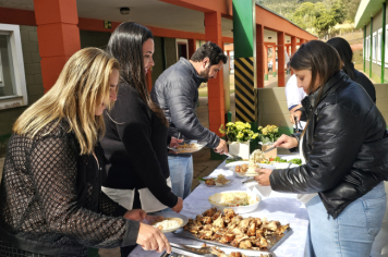 Foto - Professores da rede municipal de Albertina recebem Chromebooks para uso pedagógico