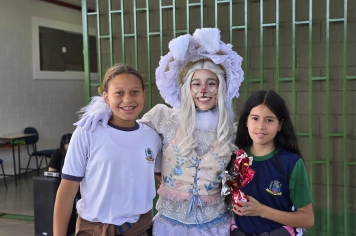 Foto - Entrega de Ovos de Páscoa Escolas Municipais