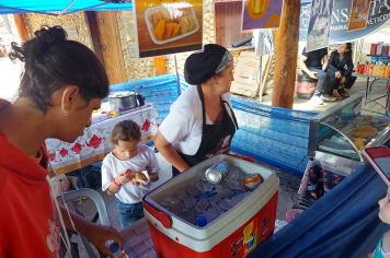 Foto relacionada - Feira do Rolo movimenta o Parque do Lago e atrai público de toda a região