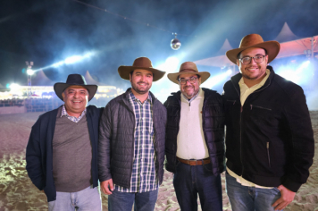 Foto - Tradição e fé embalaram o segundo dia do rodeio