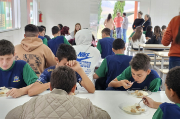 Foto relacionada - Alimentação saudável e preparada com amor nas escolas municipais de Albertina