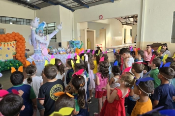Foto - Entrega de Ovos de Páscoa Escolas Municipais