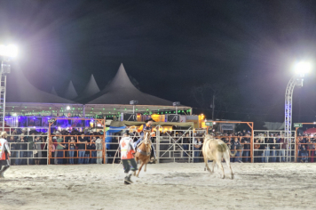 Foto - Abertura do 29º Rodeio leva emoção e espetáculo à arena!