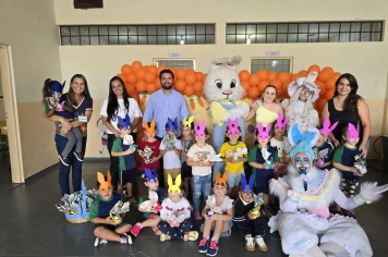 Foto - Entrega de Ovos de Páscoa Escolas Municipais