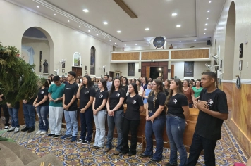 Foto relacionada - Noite de Fé e Gratidão Marca Caminhada dos Formandos do 9º Ano