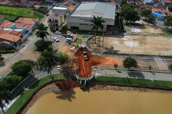 Foto - Manutenção no Parque do Lago