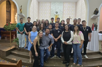 Foto relacionada - Noite de Fé e Gratidão Marca Caminhada dos Formandos do 9º Ano