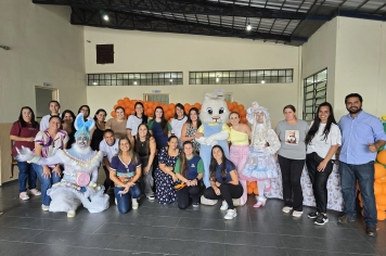 Foto - Entrega de Ovos de Páscoa Escolas Municipais