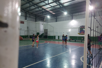 Foto - Treino de Vôlei Infantil e Adolescentes
