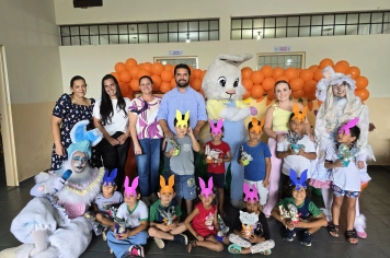 Foto - Entrega de Ovos de Páscoa Escolas Municipais
