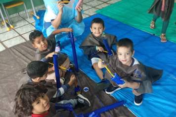 Foto relacionada - Aprender brincando: criatividade, sustentabilidade e imaginação em sala de aula