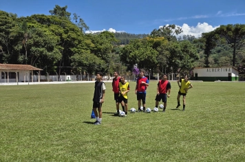 Foto - Treino de Futebol de Campo (Crianças e Adolescentes)