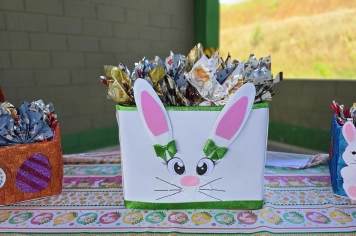 Foto - Entrega de Ovos de Páscoa Escolas Municipais