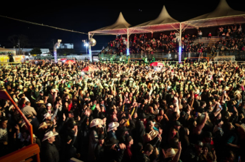 Foto - Abertura do 29º Rodeio leva emoção e espetáculo à arena!
