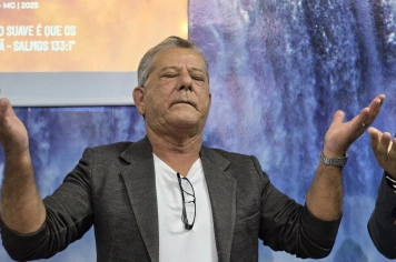 Foto relacionada - Primeira noite da 8ª Semana Evangélica emociona fiéis em Albertina