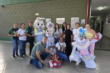 Foto - Entrega de Ovos de Páscoa Escolas Municipais