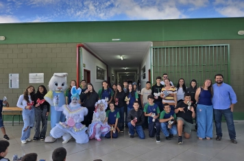Foto - Entrega de Ovos de Páscoa Escolas Municipais