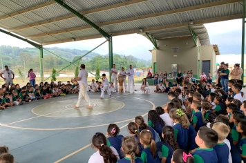 Foto - Capoeira, Cultura e Educação na Escola Antonio Ferreira