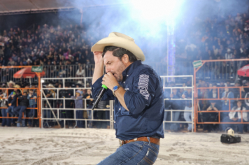 Foto - Tradição e fé embalaram o segundo dia do rodeio