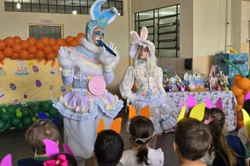 Foto - Entrega de Ovos de Páscoa Escolas Municipais
