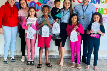 Foto relacionada - Colorindo Sonhos com o Sicoob Credivass: Um Dia de Alegria e Cooperação no CRAS de Albertina