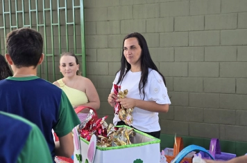 Foto - Entrega de Ovos de Páscoa Escolas Municipais
