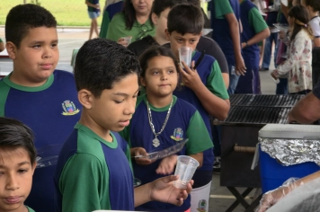 Foto - Churrasco na Escola Municipal Antonio Ferreira