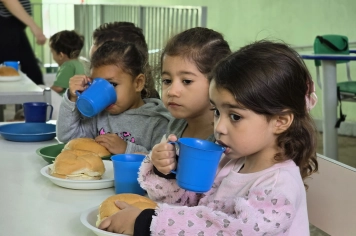 Foto - Lanche Especial de Fim de Ano – Creche Municipal Teresa Rossi