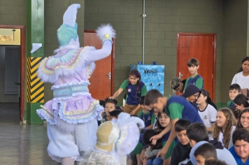 Foto - Entrega de Ovos de Páscoa Escolas Municipais