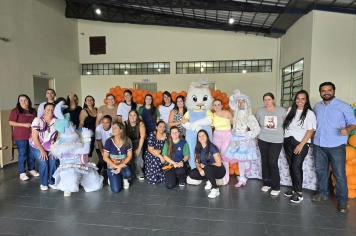Foto - Entrega de Ovos de Páscoa Escolas Municipais