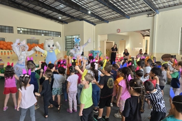 Foto - Entrega de Ovos de Páscoa Escolas Municipais