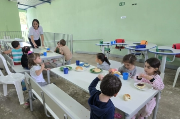 Foto - Lanche Especial de Fim de Ano – Creche Municipal Teresa Rossi