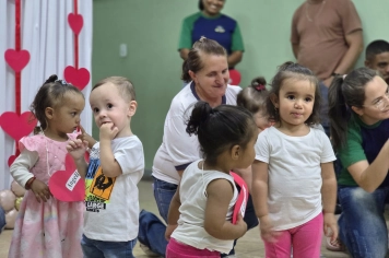 Foto relacionada - Amor em forma de homenagem marcou apresentações do Dia das Mães nas escolas municipais de Albertina