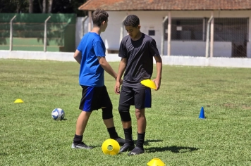 Foto - Treino de Futebol de Campo (Crianças e Adolescentes)