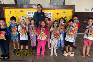 Foto - Encerramento da Semana das Crianças foi puro encanto e diversão na Pré-Escola Luzia Sanches Diniz