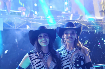 Foto - Tradição e fé embalaram o segundo dia do rodeio