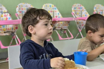 Foto - Lanche Especial de Fim de Ano – Creche Municipal Teresa Rossi
