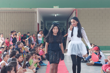 Foto - Dia de Fantasia na Escola Municipal Antônio Ferreira